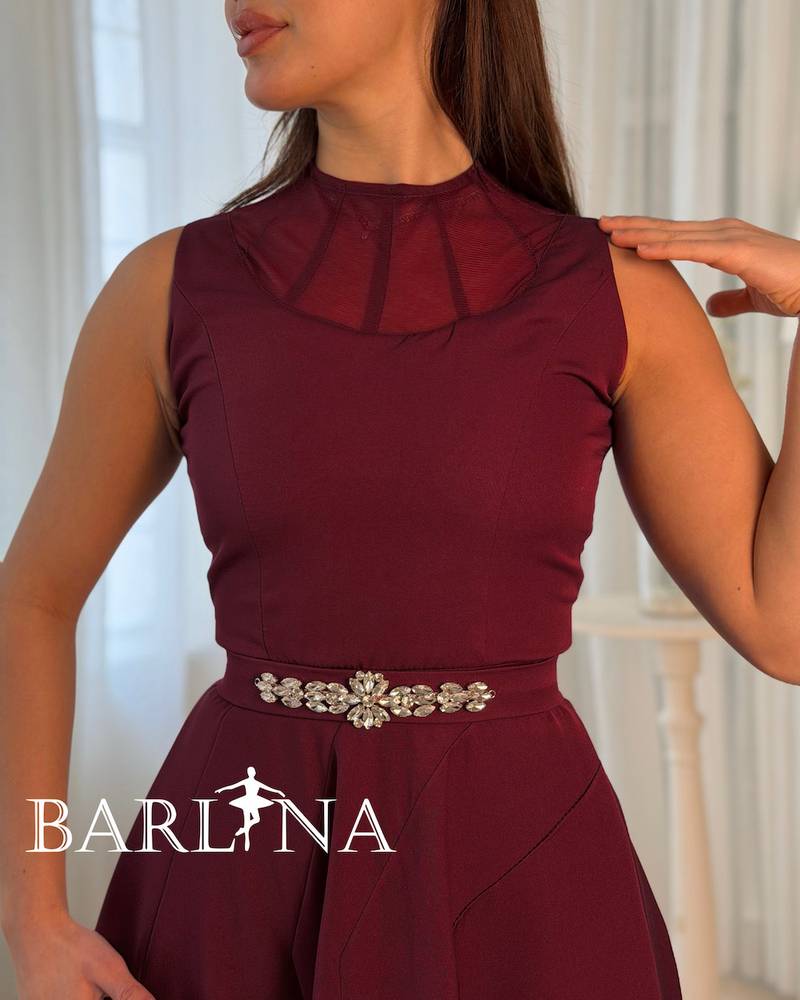 Elegant burgundy midi dress with a studded belt