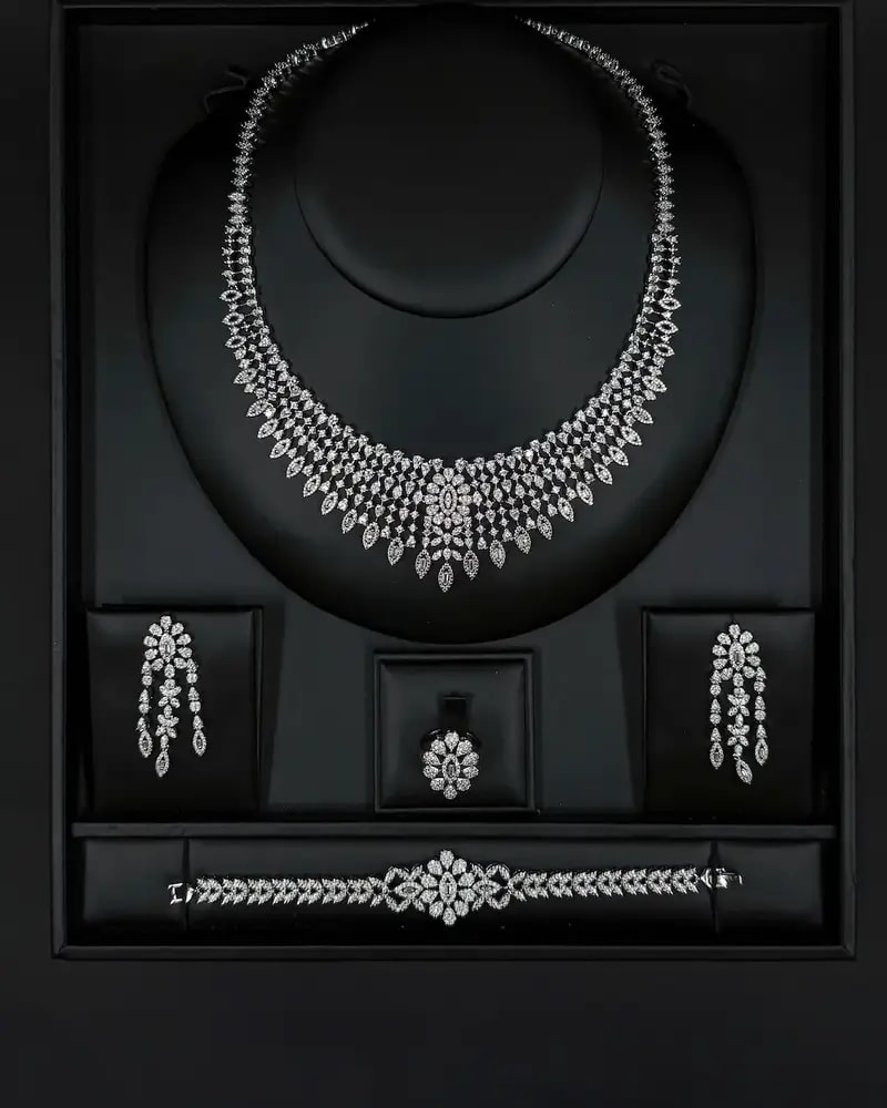 Dense accessory set with an interlocking design