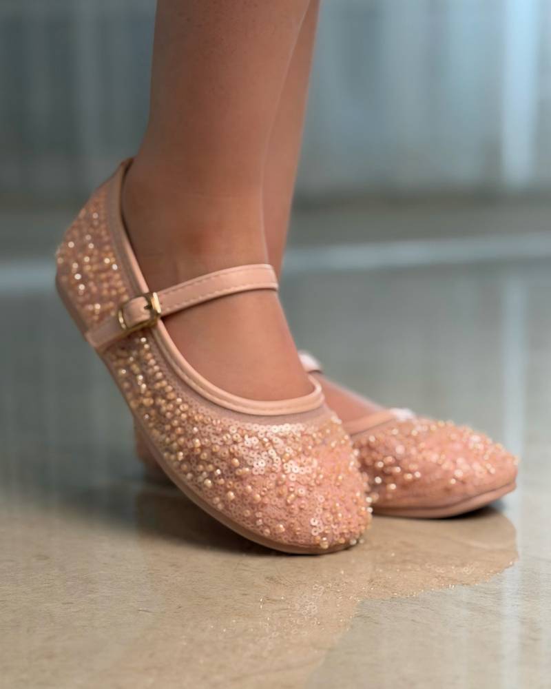 Stylish girls' shoes adorned with sparkling sequins