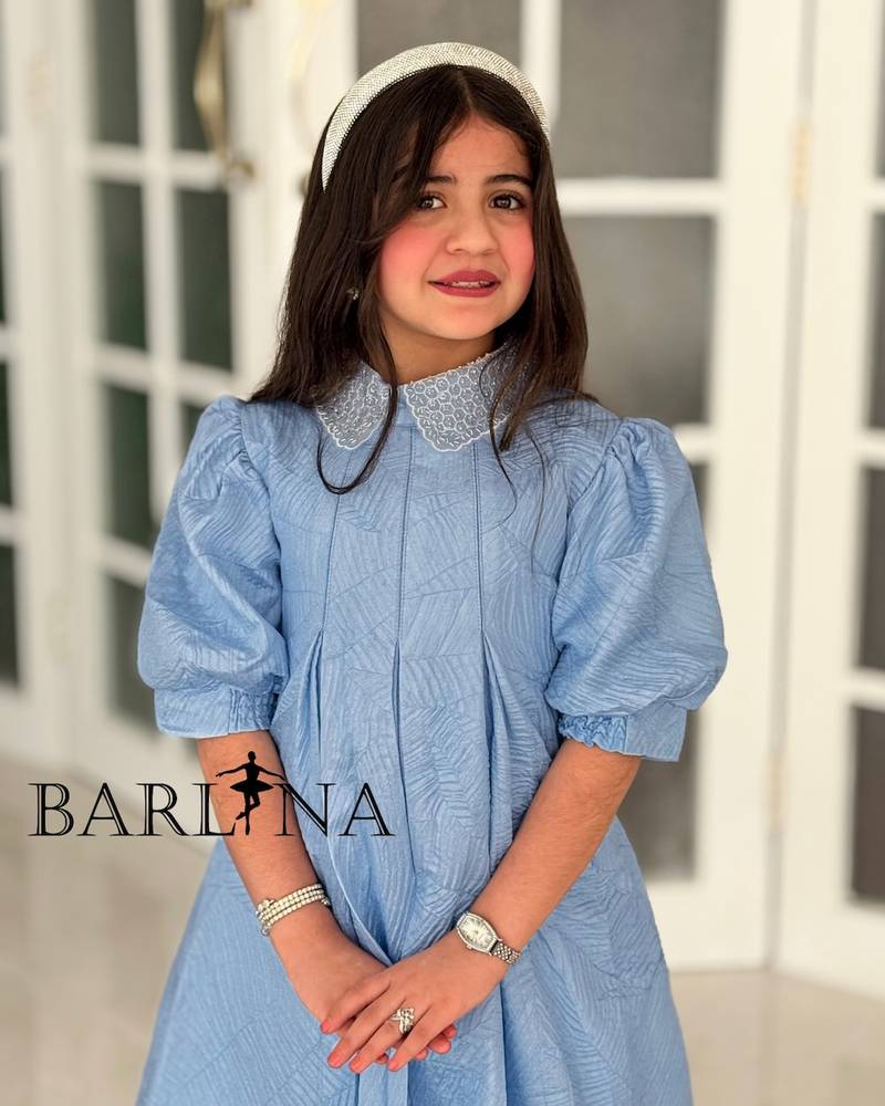 فستان بناتي سماوي بياقة رسمية