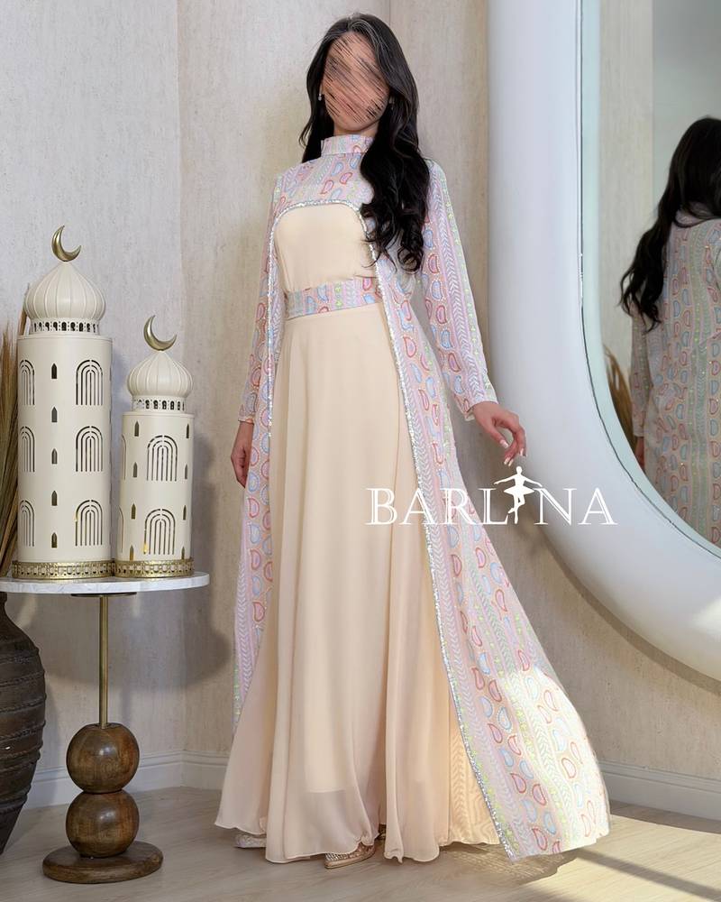 Beige jalabiya with an elegant outer piece