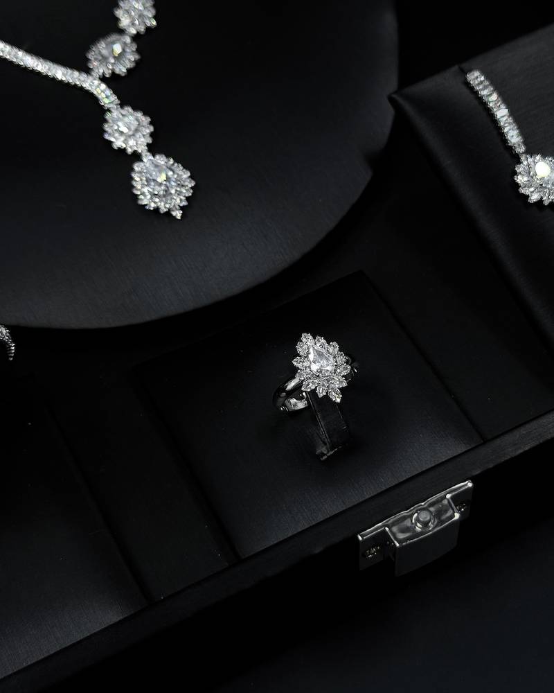 Accessory set studded with delicate sparkling stones