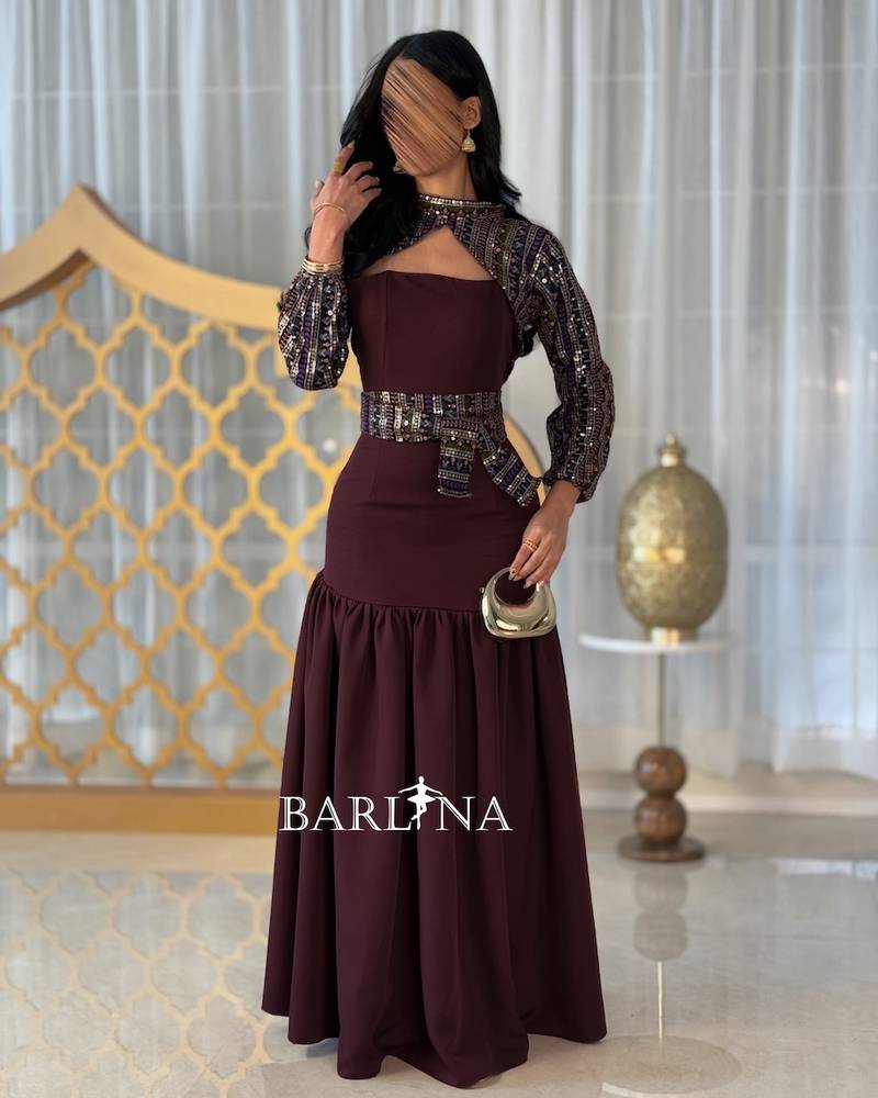 Long burgundy dress with a wide skirt