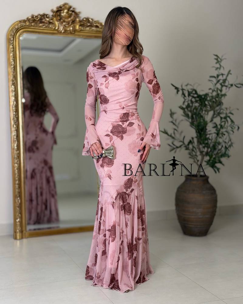 A fitted dress in a pink floral print