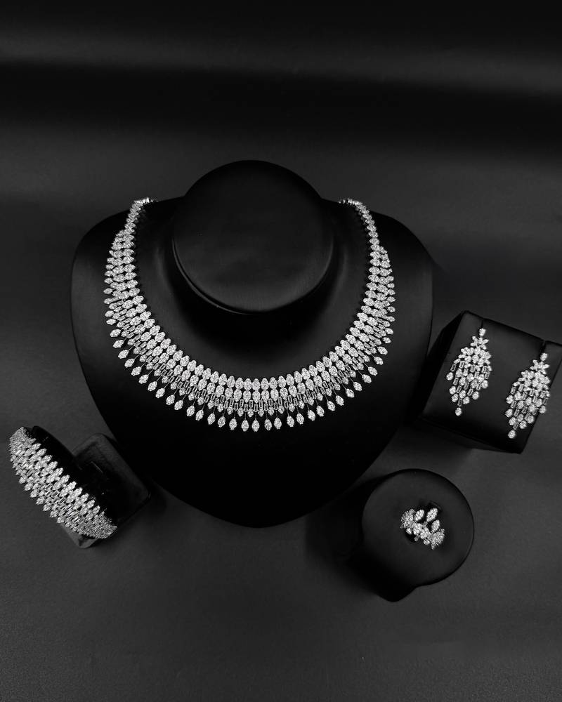 A wide accessory set in luxurious shades