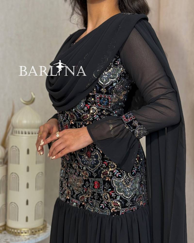 Elegant georgette jalabiya with a draped shawl