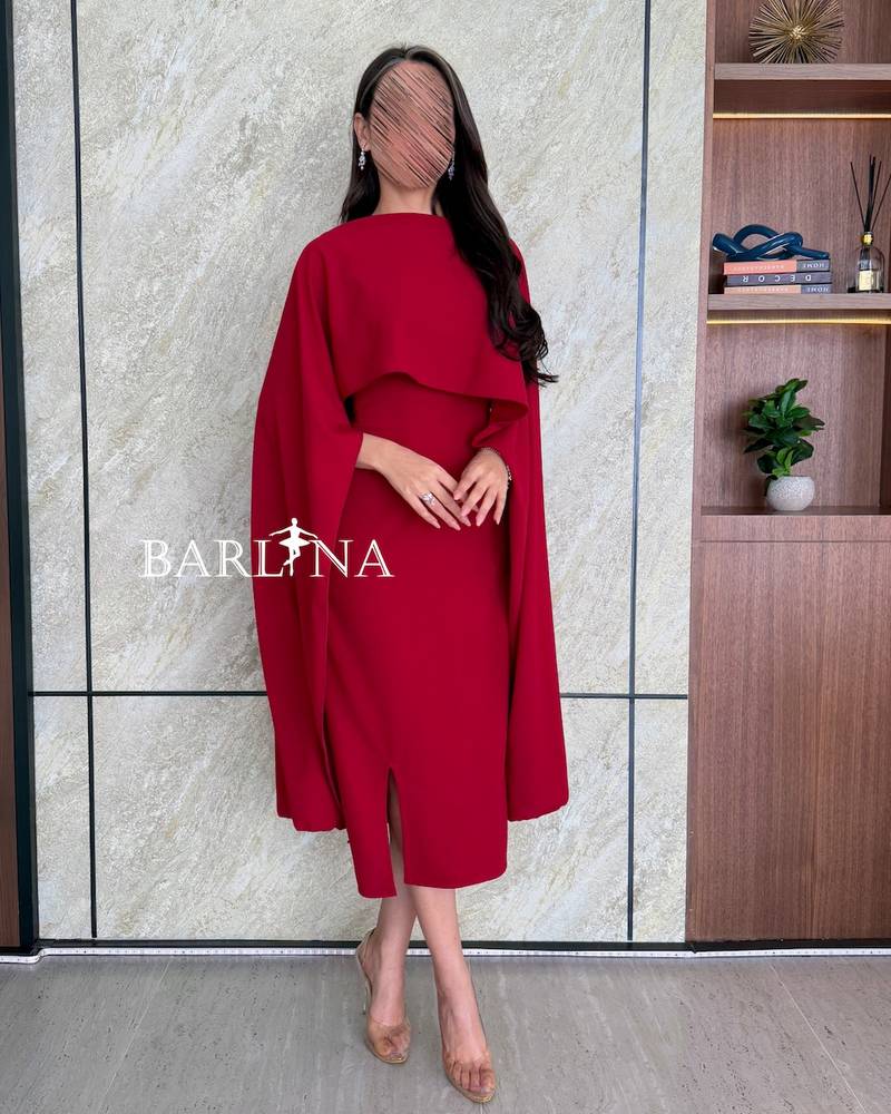 Elegant red dress with long shoulders