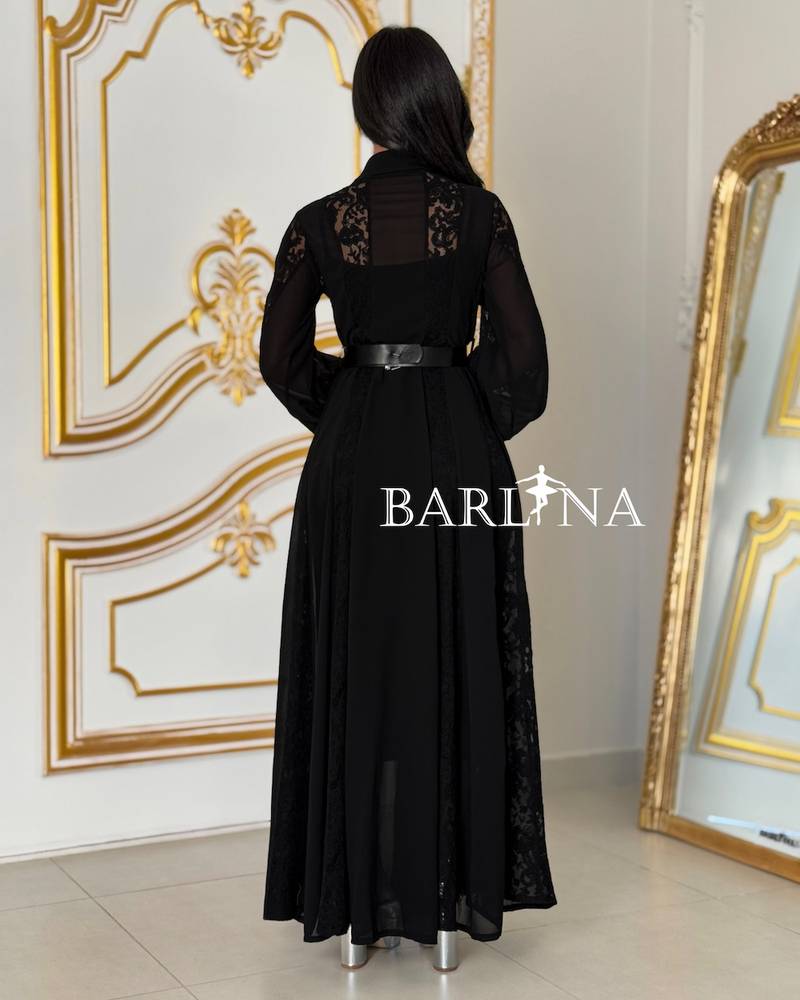 Long dress with elegant lace details