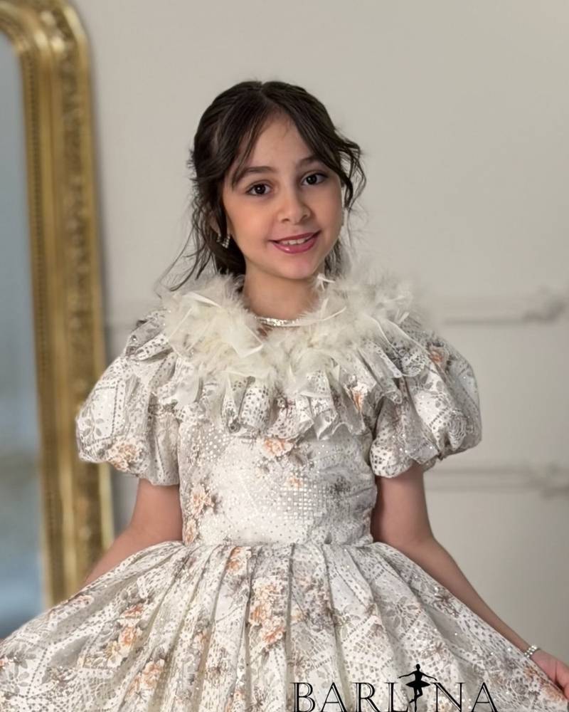 Girls' floral dress with a decorative collar