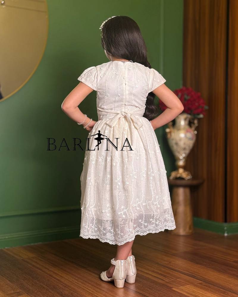 Girls’ dress with a pearl-embellished collar