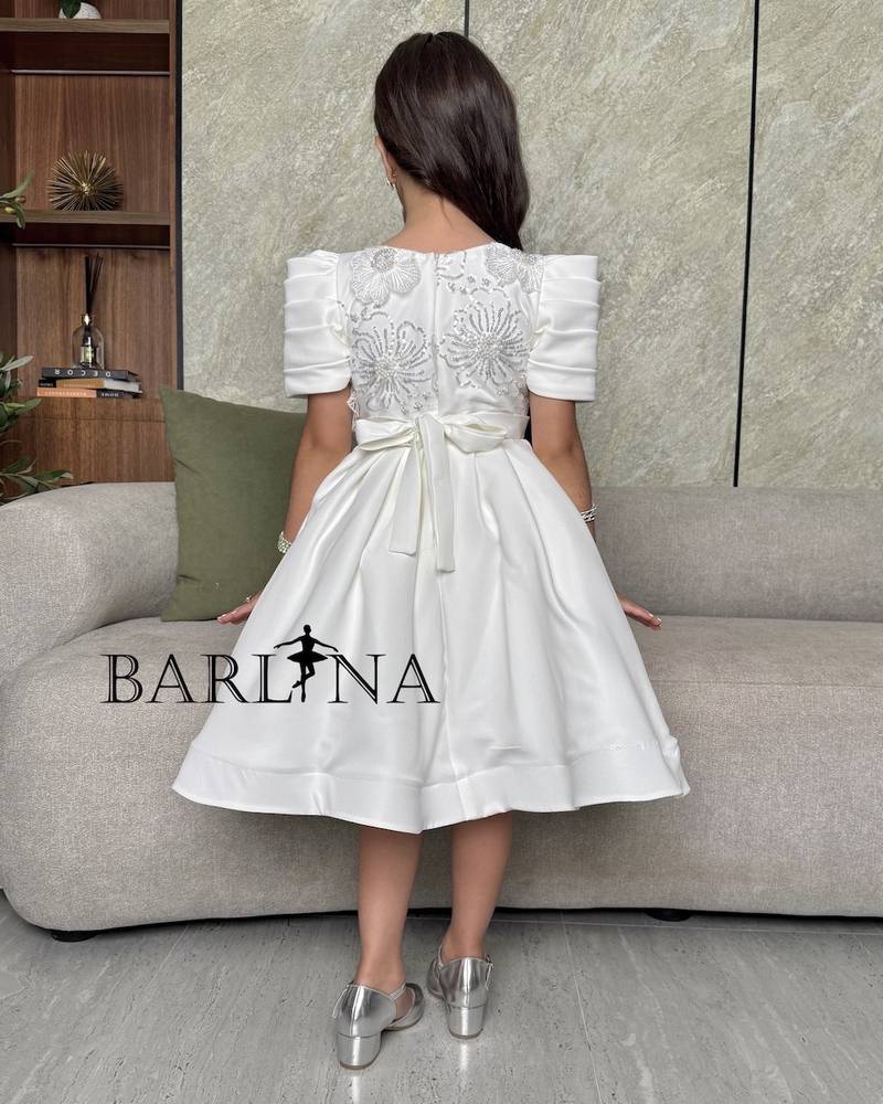 Girls white dress with short sleeves and embroidery