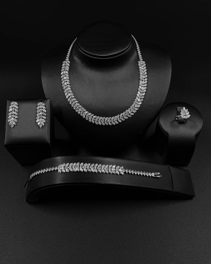 Shiny Olive Leaf Accessory Set