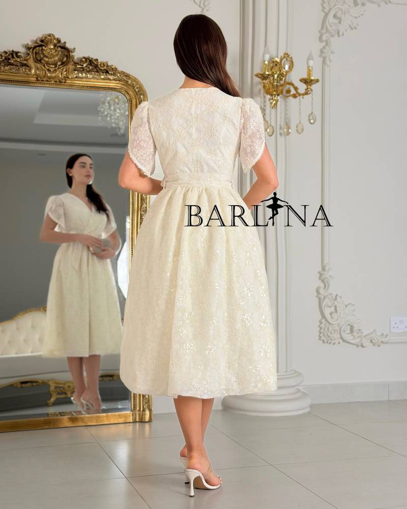 Elegant offwhite lace dress