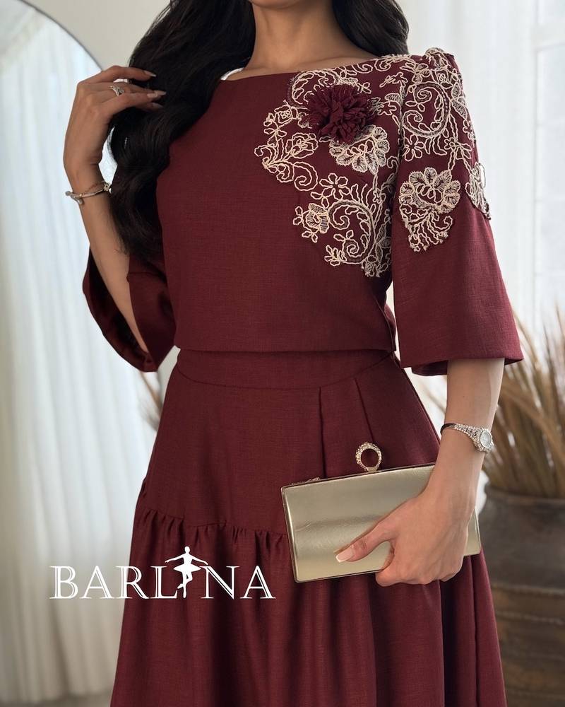 Elegant set with delicate floral details