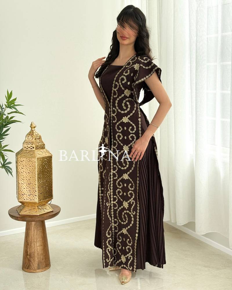 Elegant brown jalabiya embroidered with gold threads