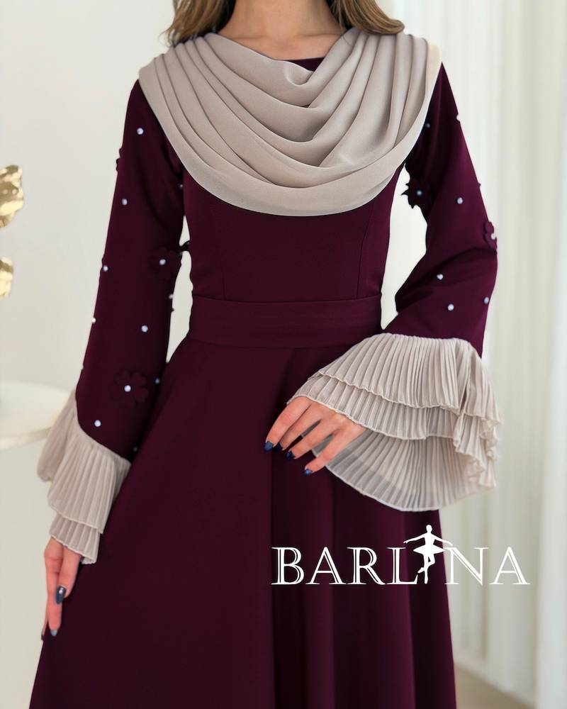 Elegant burgundy midi dress