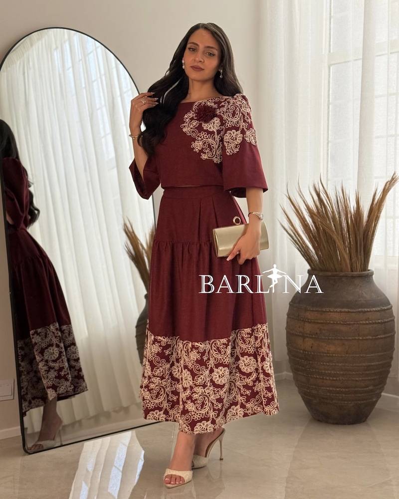 Elegant set with delicate floral details