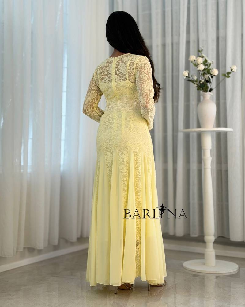 A long soft dress made of lace and chiffon