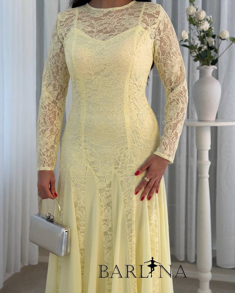 A long soft dress made of lace and chiffon