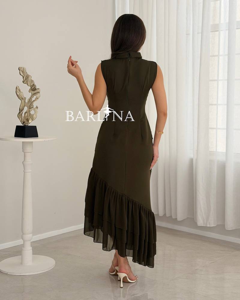 Elegant olive green dress embroidered with flowers