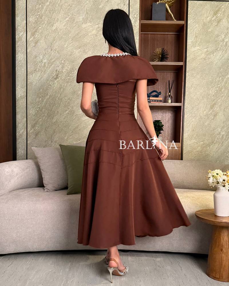 Brown dress with classic design and sweetheart neckline