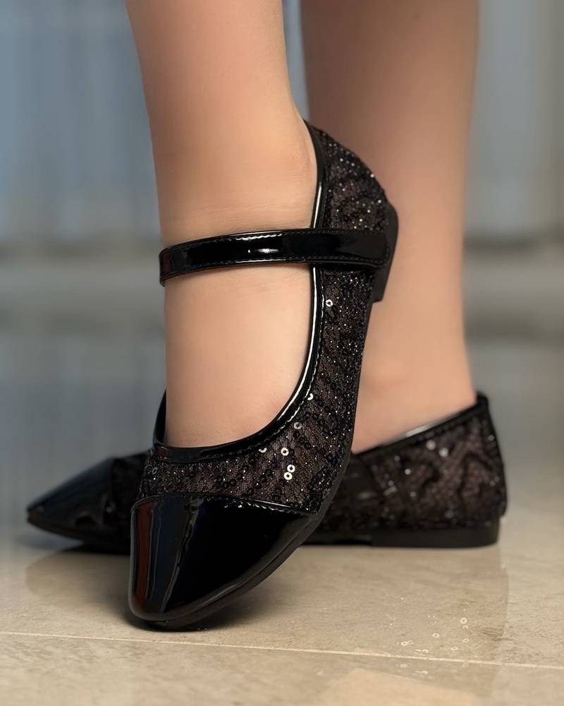 Soft girls' shoes decorated with shiny sequins