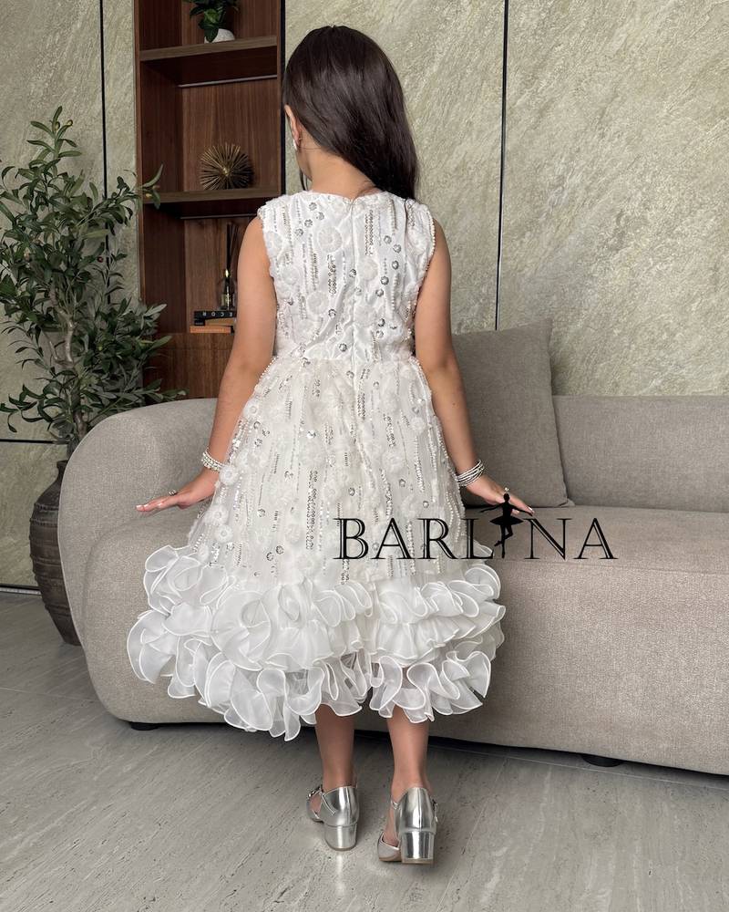 Girls' white dress embroidered with shiny sequins