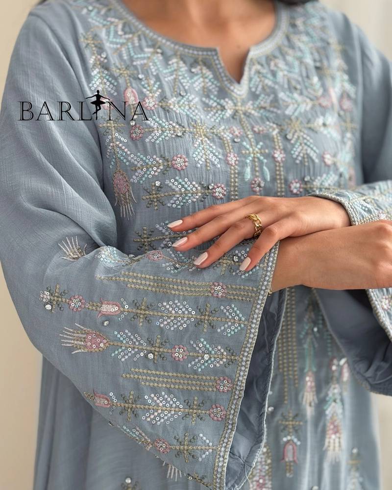 Soft jalabiya with an elegant flared design