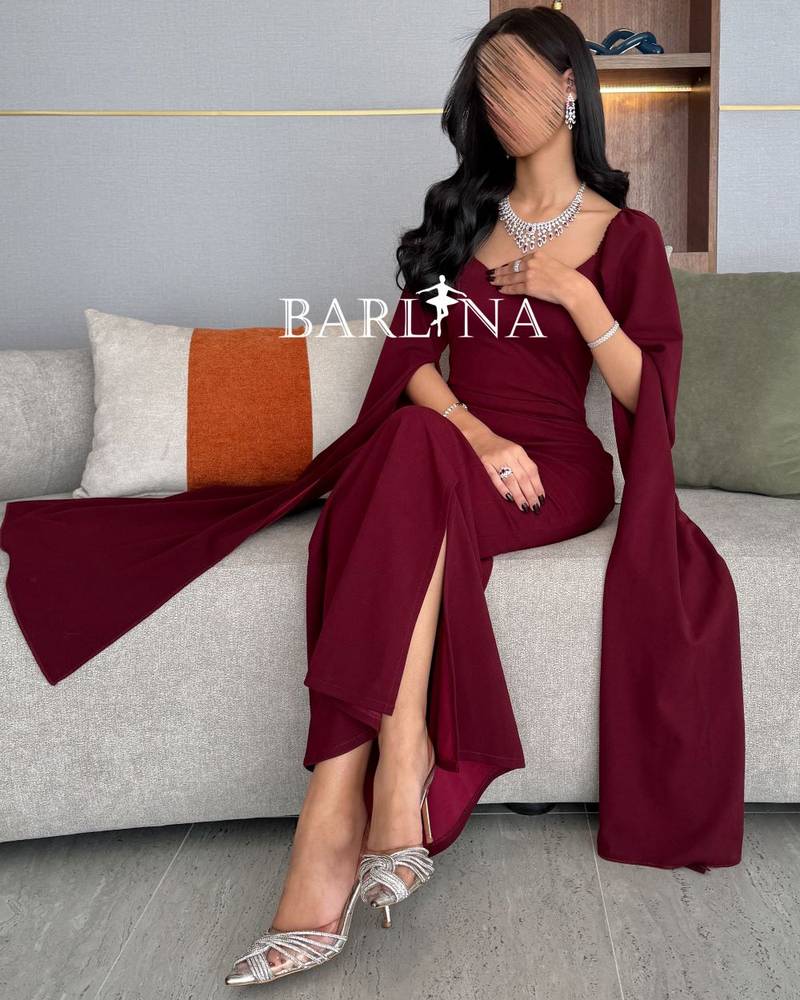 Elegant Oud dress with long sleeves