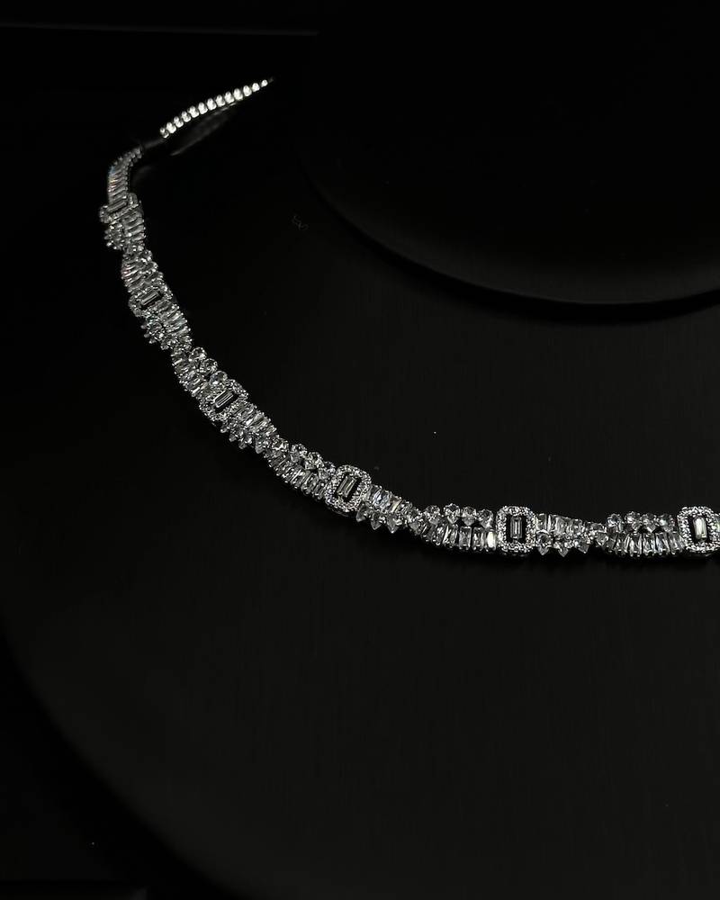 A complete accessory set with an elegant geometric design