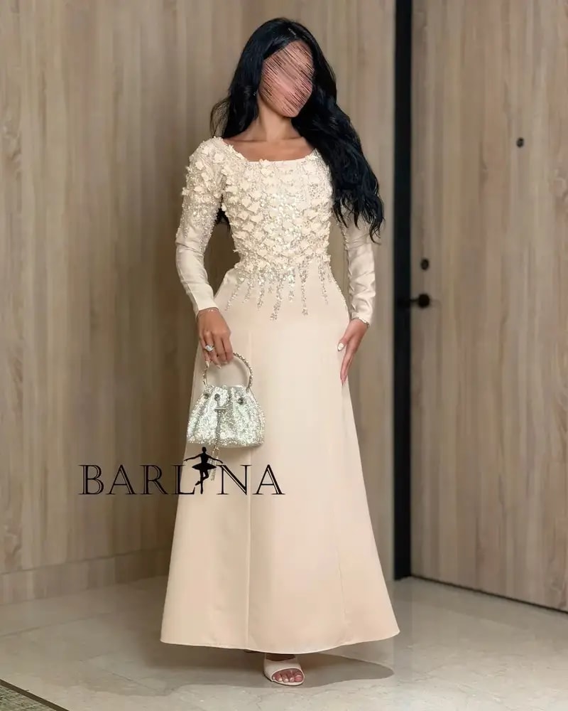 فستان مناسبات بيج واسع بتصميم كلاسيكي