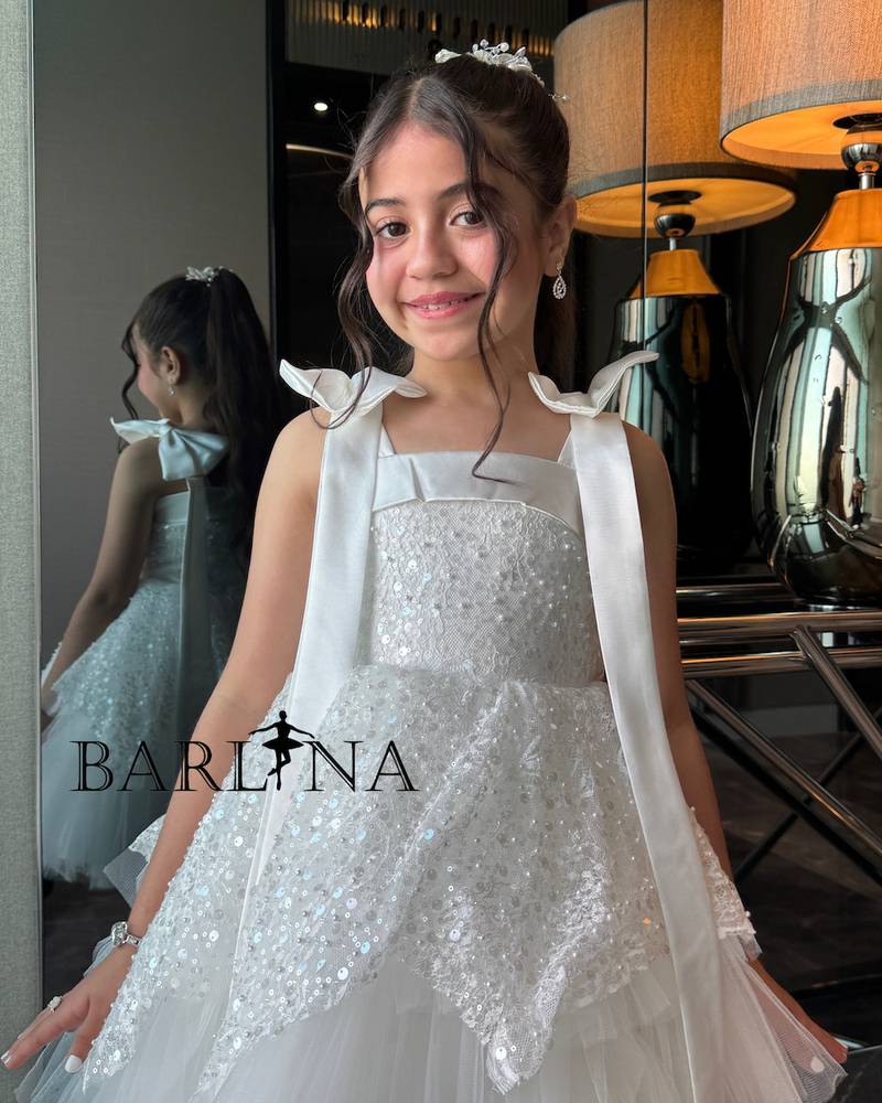 Girls' white dress with embroidered tulle layers