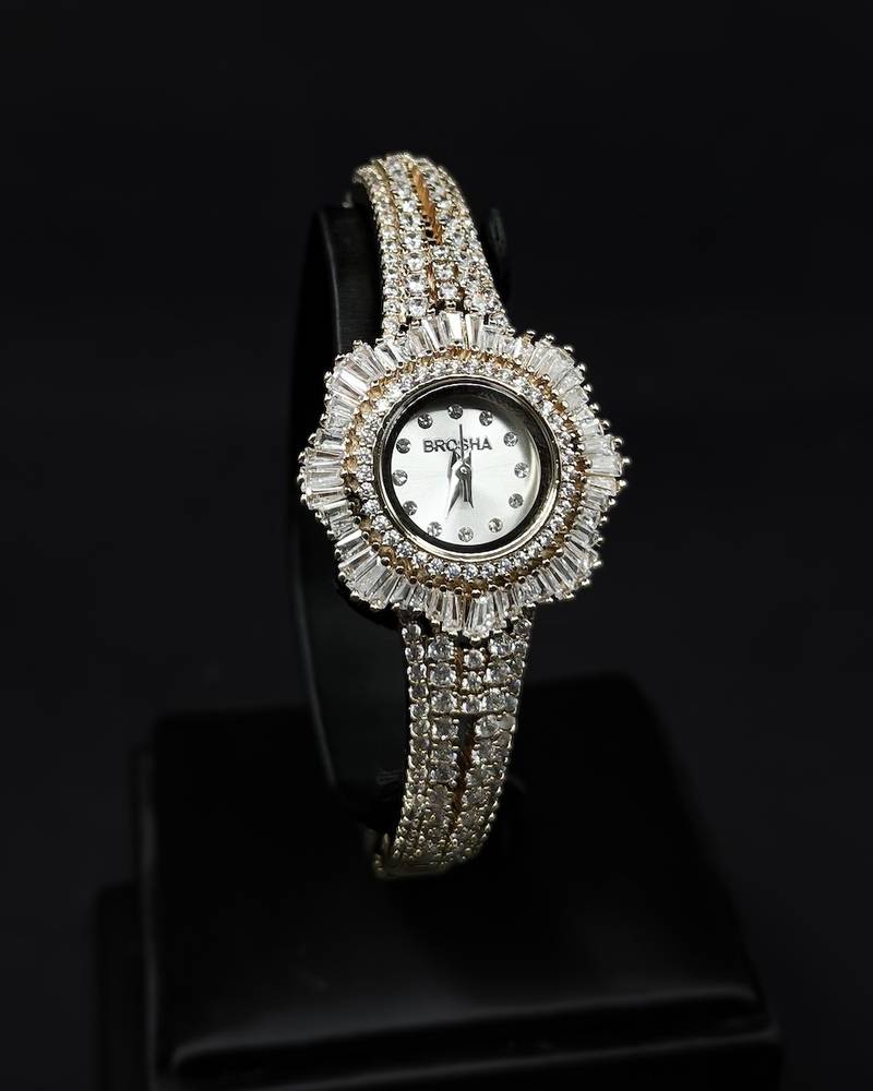 Women's watch with a design adorned with sparkling crystals