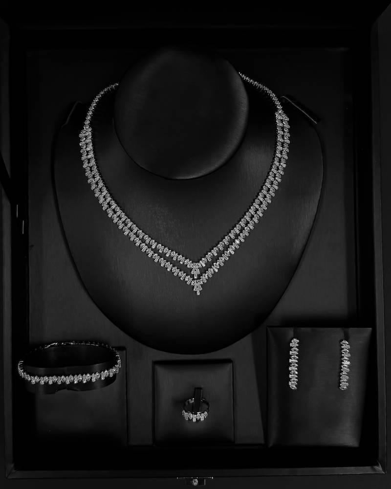 Elegant double necklace accessory set