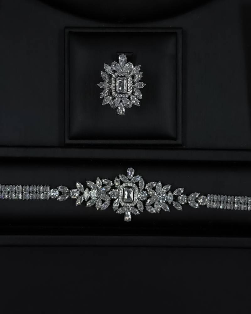 Silver accessory set with elegant geometric details
