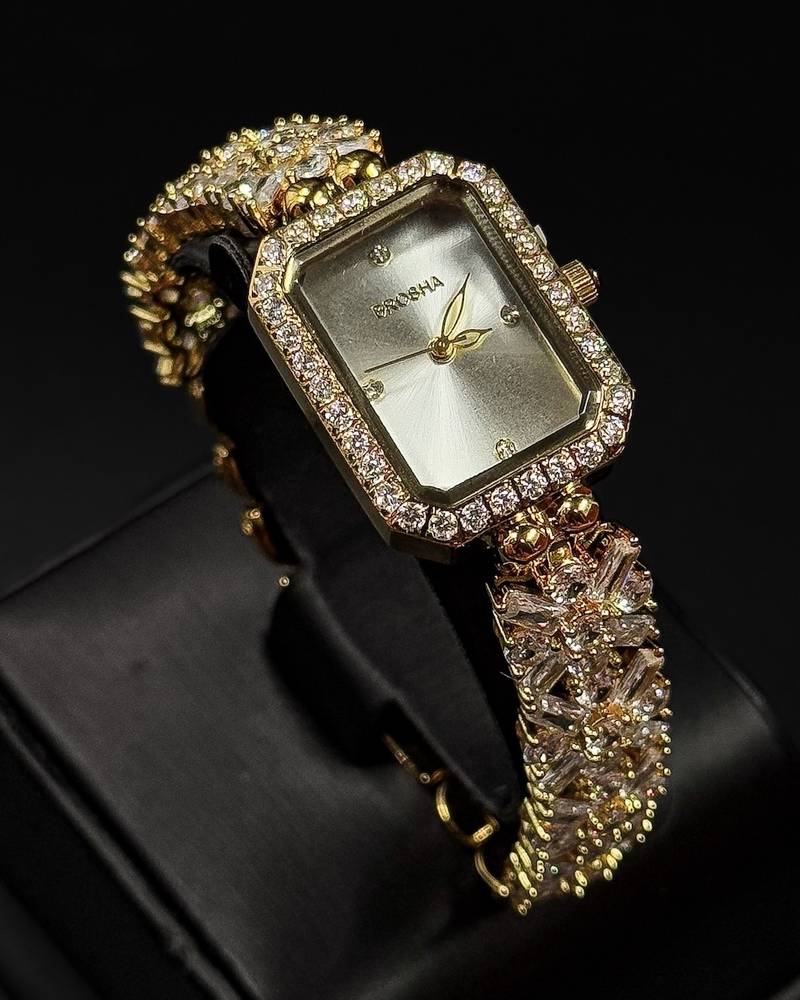 Women's watch decorated with crystal details