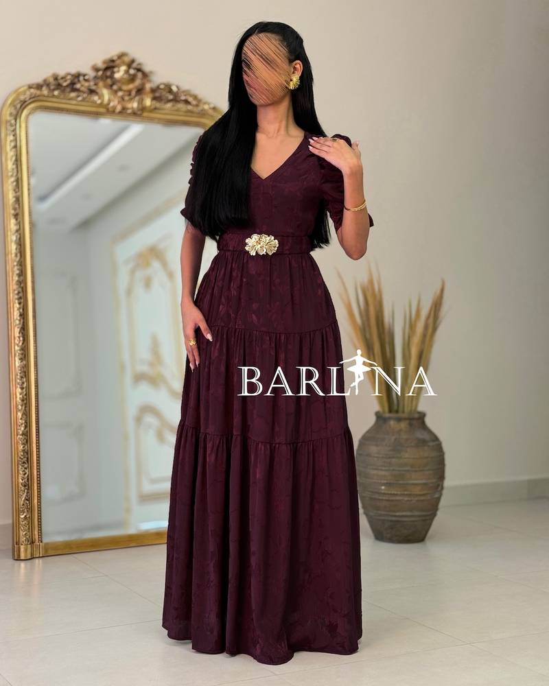 Burgundy maxi dress with medium gathered sleeves