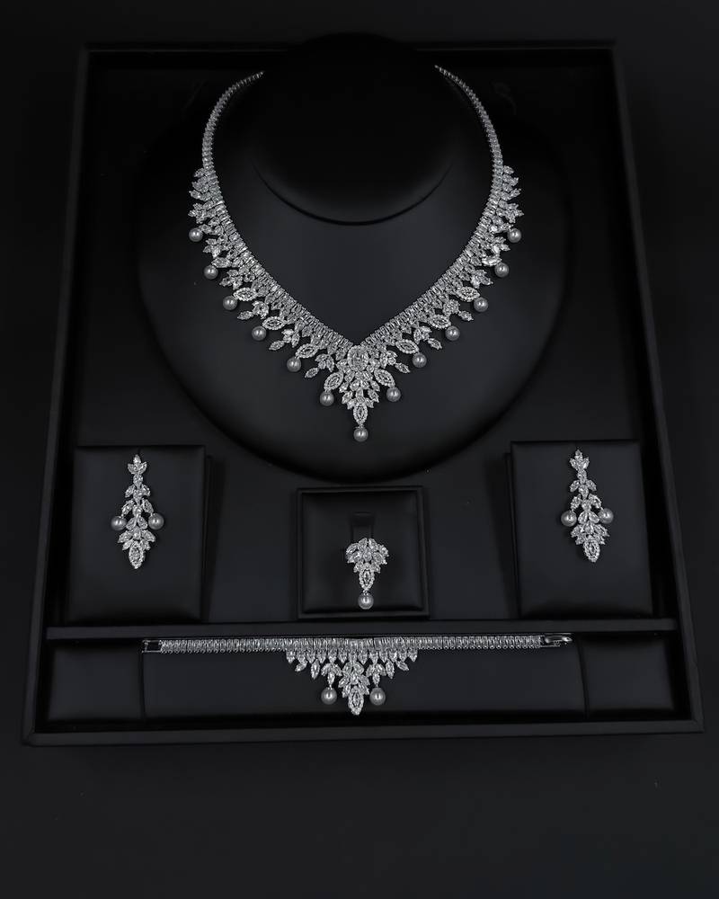 Royal accessory set studded with crystals and pearls