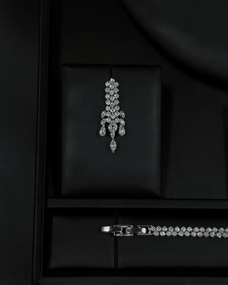 Stylish accessory set with a harmonious design