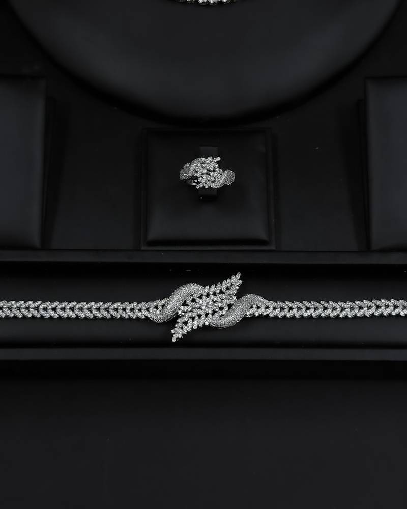 Three-layer necklace accessory set