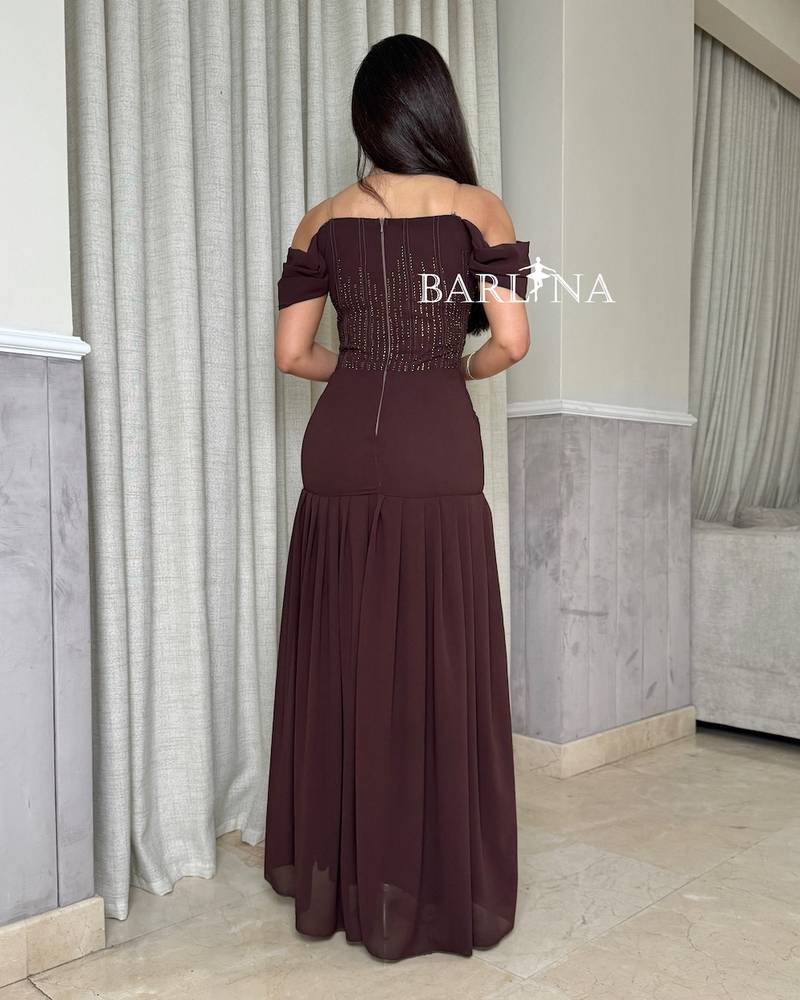 Elegant brown dress with soft pleats on the chest