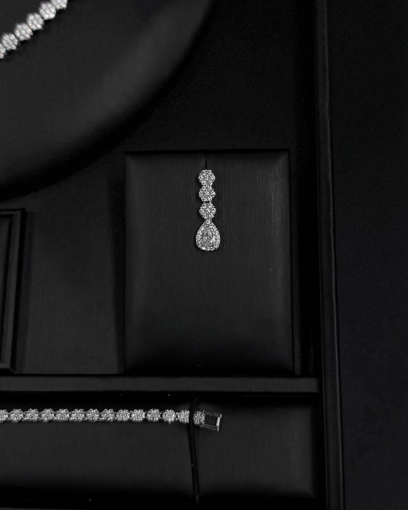  A delicate accessory set with a geometric design