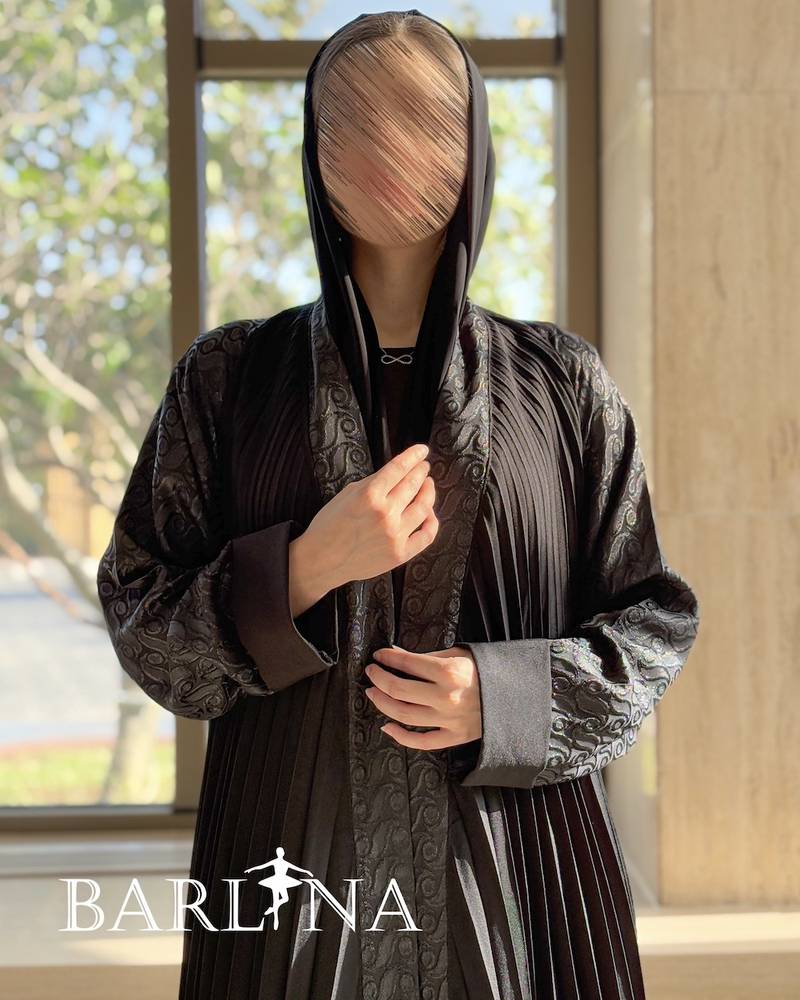 Black abaya with soft pleats and embroidered edges