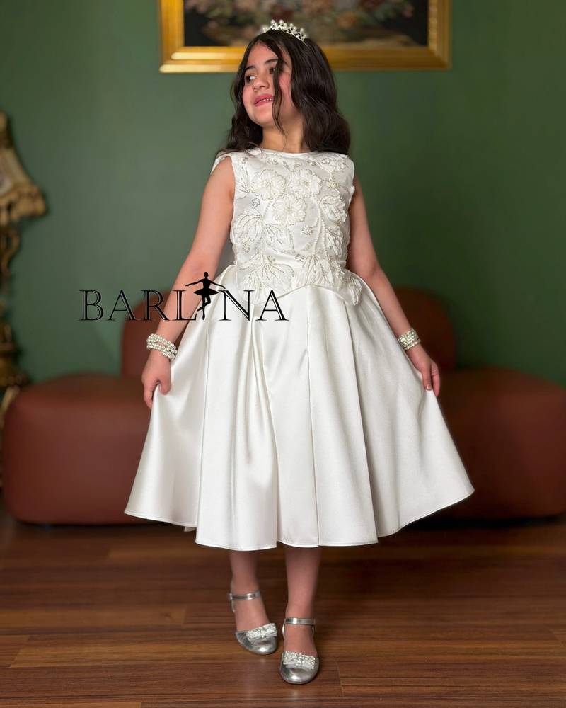 Elegant girls' dress with exquisite floral embroidery