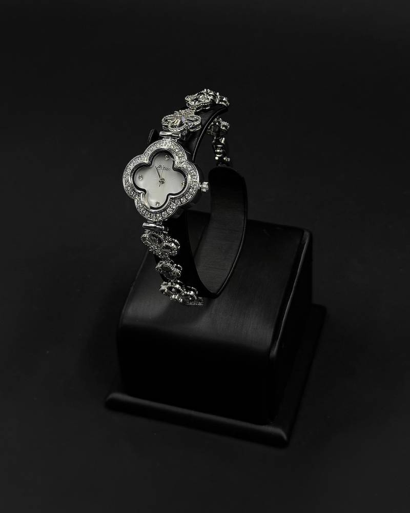 Women's watch with a floral-patterned bracelet