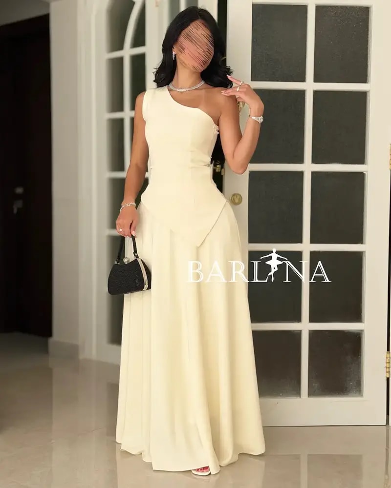 Off-white one-shoulder wide-cut set