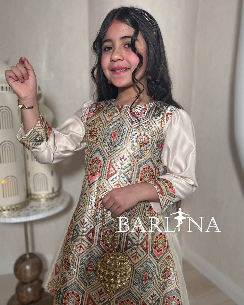 Beige girls' jalabiya embroidered with colorful patterns