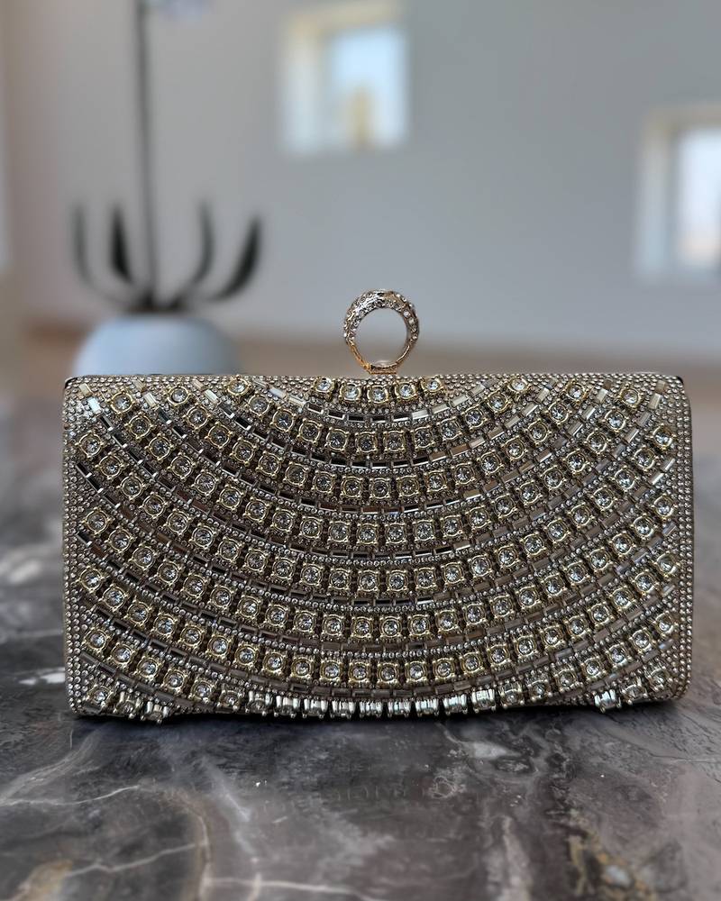 شنطة سوارية مرصعة بكريستالات صغيرة 