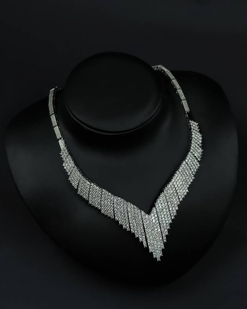 Modern accessory set with a layered waterfall design