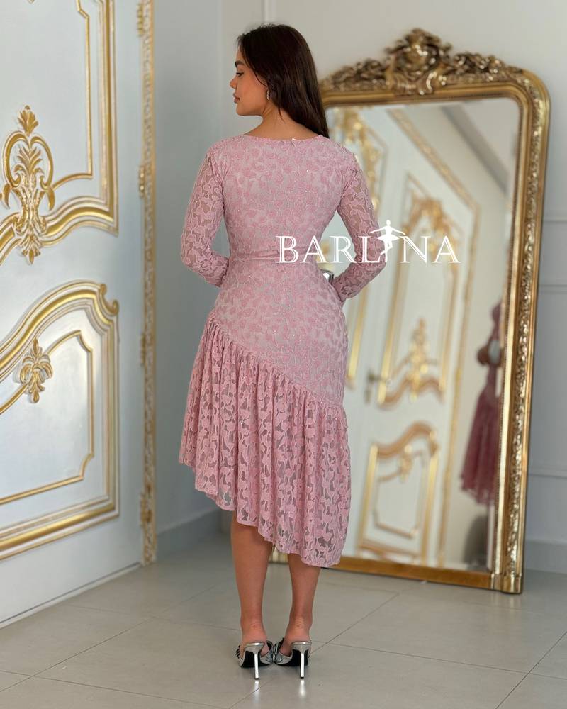 Pink lace midi dress with a soft cut